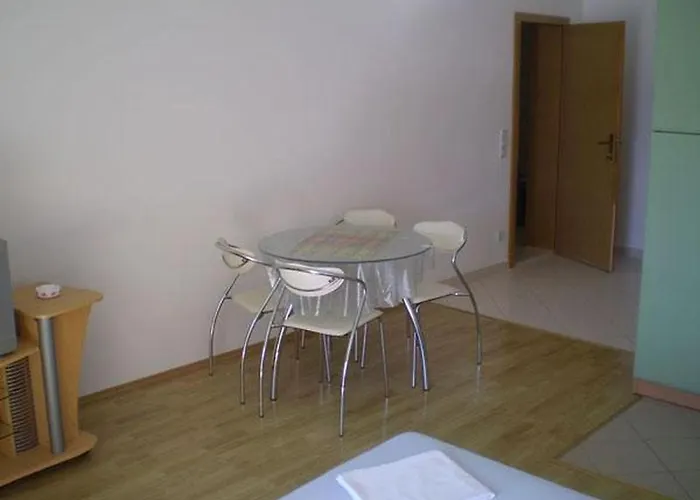 In With Sea View, Balcony, Air Conditioning, Wifi 5060-2 *